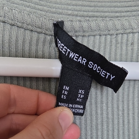 💥Buy2Get1Free💥Forever 21 Green Ribbed Long Sleeve - Picture 2 of 3